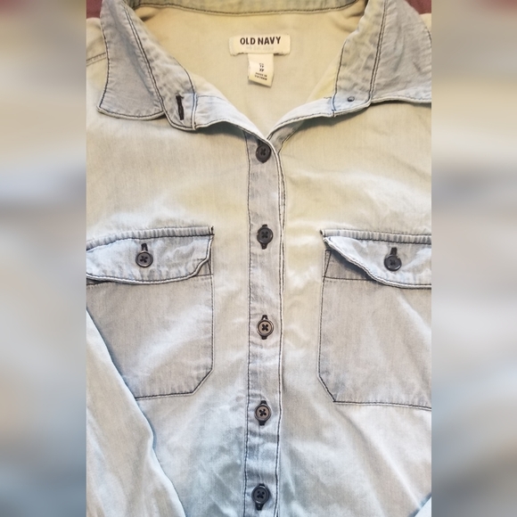 Old Navy Women's Chambray Shirt - Picture 2 of 3